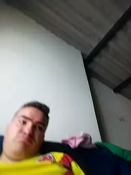 Snapshot of Andy-rtg chatting on 11.22.25 Andy-rtg online show from 11.22.25