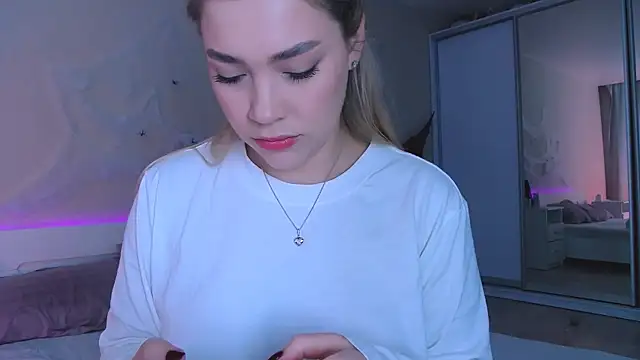 DIANAxxxDIAMOND online show from 10.30.25