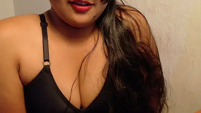 Snapshot of Cludi-New chatting on 10.15.25 Cludi-New online show from 10.15.25