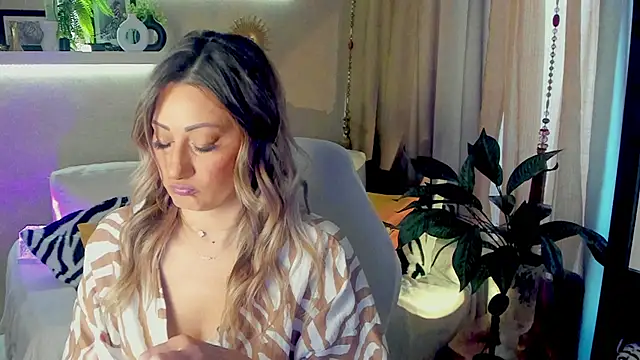 SarahAlluring online show from 05.10.26