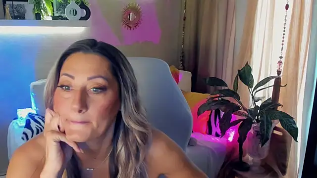 SarahAlluring online show from 06.07.26