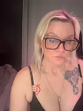 Curvy-Cleo online show from 02.13.26