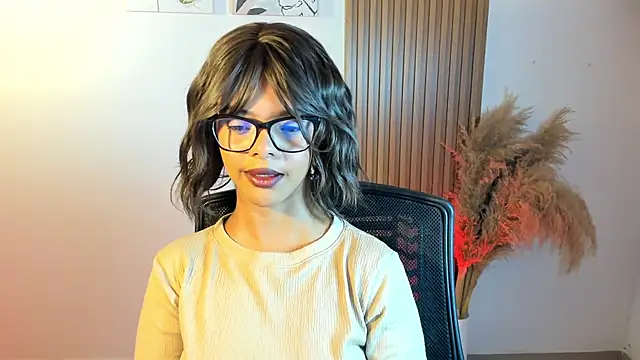 Milabrown  online show from 10.04.25