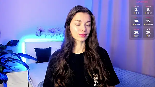 Eva McCoy online show from 11.04.25