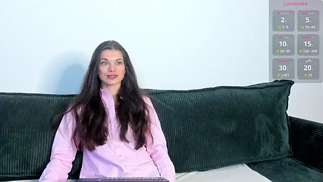 Eva McCoy online show from 11.10.25