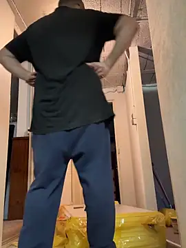 Snapshot of billybib83 chatting on 10.24.25 billybib83 online show from 10.24.25