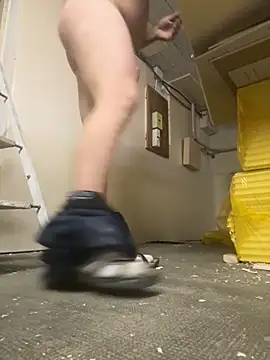 Snapshot of billybib83 chatting on 10.31.25 billybib83 online show from 10.31.25