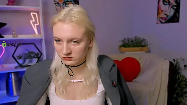 Snapshot of madam_uliis chatting on 03.18.25 madam uliis online show from 03.18.25