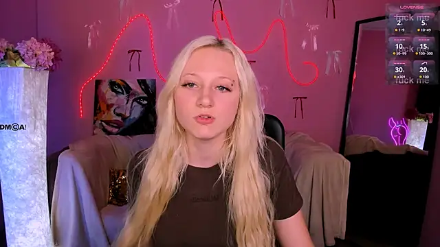 madam uliis online show from 04.14.26