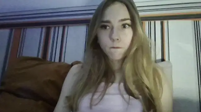 Loveyy Doveyy online show from 03.14.25
