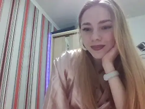 Loveyy Doveyy online show from 03.20.25