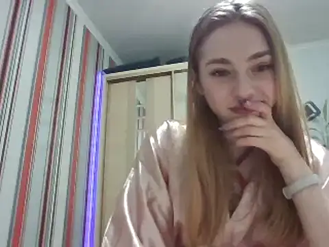 Loveyy Doveyy online show from 03.20.25