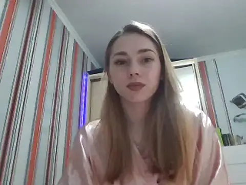 Loveyy Doveyy online show from 03.22.25