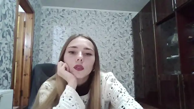 Loveyy Doveyy online show from 10.18.25
