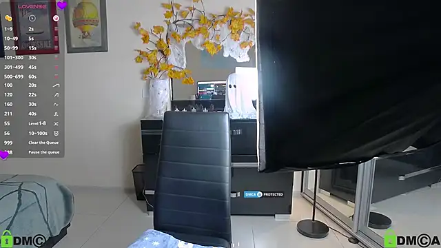 Lilysweet13 online show from 10.29.25