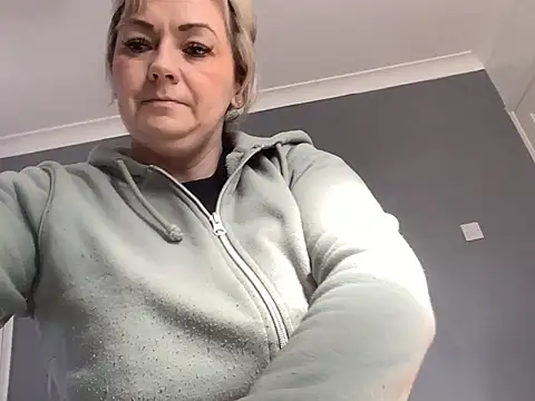 GoldenSquirter online show from 03.13.25