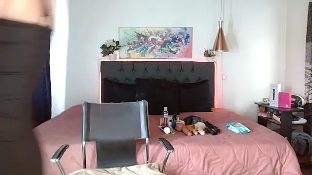 mia velvet1 online show from 10.21.25