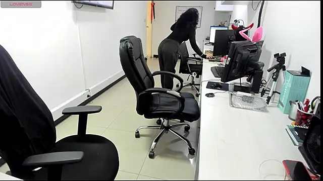 jenn cg online show from 10.13.25