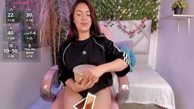 Abby Piink online show from 11.25.25