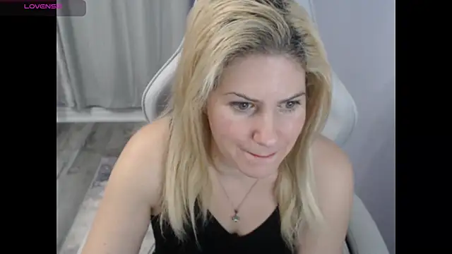 BellaStar84 online show from 10.26.25