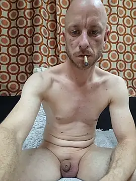 Snapshot of svenpfeifer chatting on 10.23.25 svenpfeifer online show from 10.23.25