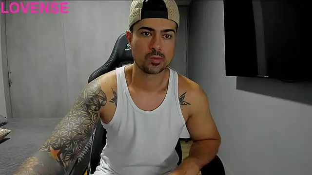 Snapshot of Dante_Storm chatting on 09.15.25 Dante Storm online show from 09.15.25