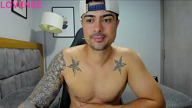 Snapshot of Dante_Storm chatting on 09.24.25 Dante Storm online show from 09.24.25