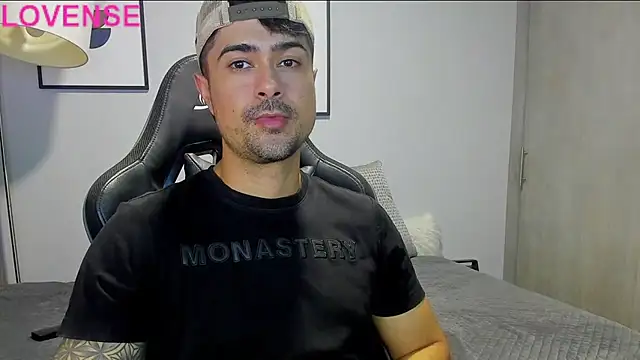 Snapshot of Dante_Storm chatting on 09.25.25 Dante Storm online show from 09.25.25