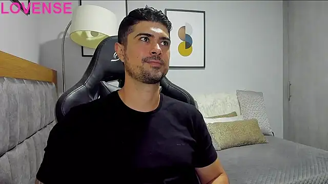 Snapshot of Dante_Storm chatting on 09.29.25 Dante Storm online show from 09.29.25