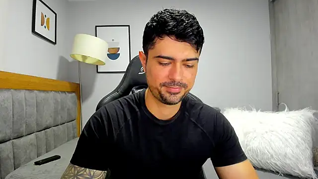 Snapshot of Dante_Storm chatting on 11.06.25 Dante Storm online show from 11.06.25