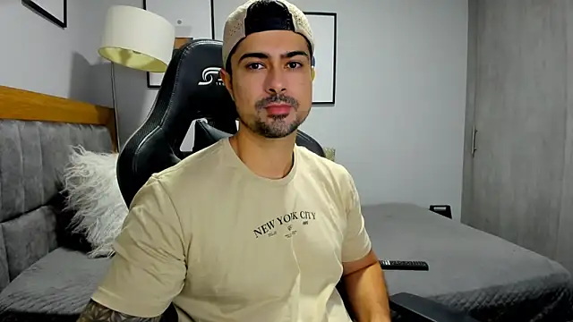 Snapshot of Dante_Storm chatting on 11.07.25 Dante Storm online show from 11.07.25