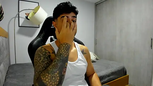 Snapshot of Dante_Storm chatting on 11.14.25 Dante Storm online show from 11.14.25