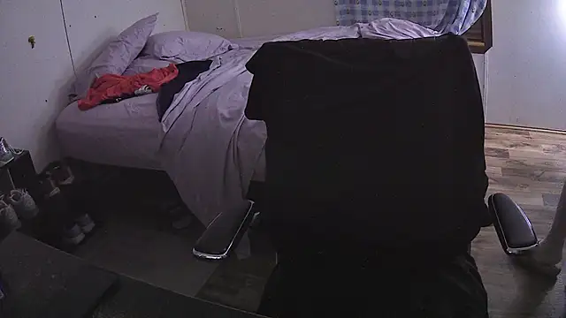 Muffdiver718 online show from 03.20.25