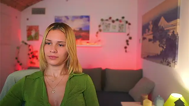 Snapshot of Aria_Blonde chatting on 03.22.25 Aria Blonde online show from 03.22.25