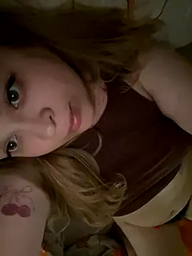 Snapshot of IMHORNYWET chatting on 10.09.25 IMHORNYWET online show from 10.09.25