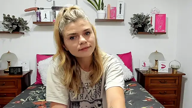 Snapshot of HaleyReedme chatting on 09.16.25 HaleyReedme online show from 09.16.25