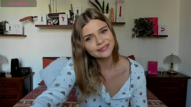Snapshot of HaleyReedme chatting on 09.30.25 HaleyReedme online show from 09.30.25