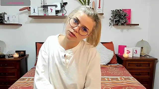 Snapshot of HaleyReedme chatting on 10.05.25 HaleyReedme online show from 10.05.25