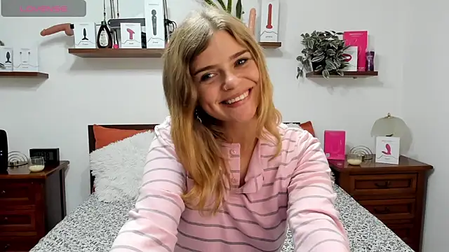 Snapshot of HaleyReedme chatting on 10.20.25 HaleyReedme online show from 10.20.25