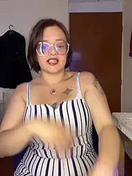 Snapshot of Mistress_Niky_ chatting on 05.10.26 Mistress Niky online show from 05.10.26