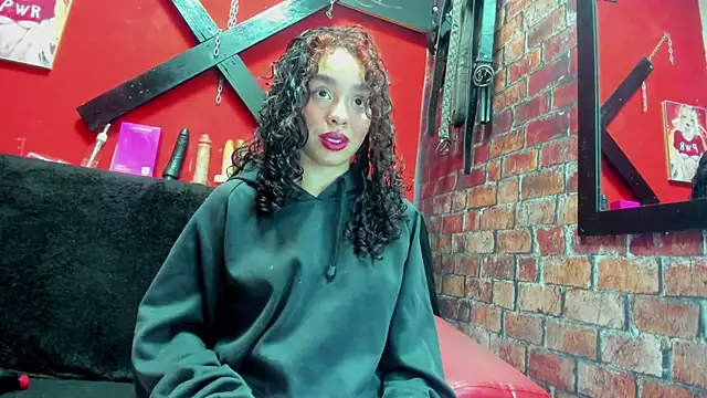 Snapshot of Tracy_KS chatting on 11.03.25 Tracy KS online show from 11.03.25