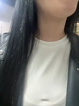 Snapshot of Chloeember chatting on 09.19.25 Chloeember online show from 09.19.25