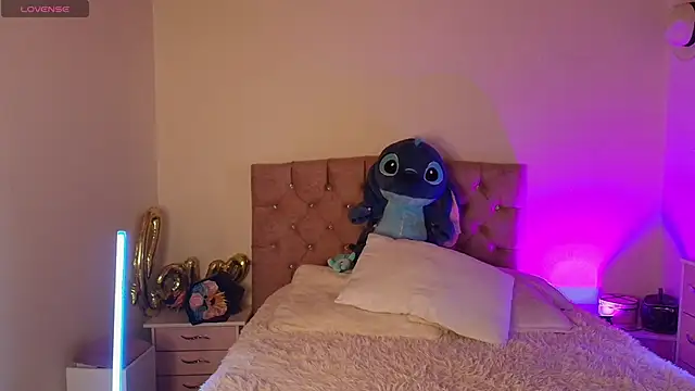 natasha  black online show from 11.16.25