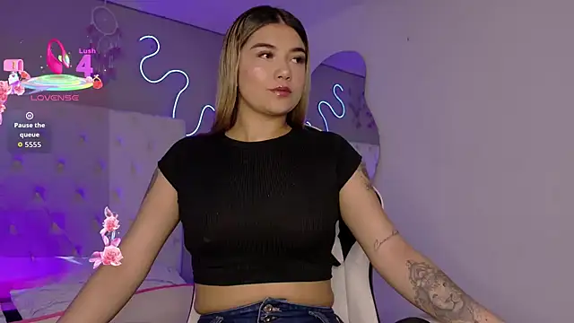 natasha  black online show from 12.14.25