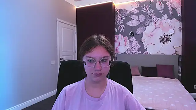 AngelinaLow online show from 09.18.25