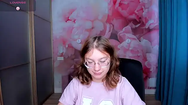 AngelinaLow online show from 11.03.25