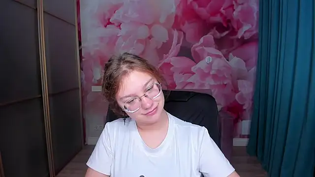 AngelinaLow online show from 11.09.25