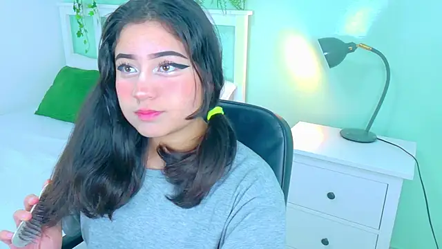 Snapshot of Kathe_sweetness chatting on 09.20.25 Kathe sweetness online show from 09.20.25