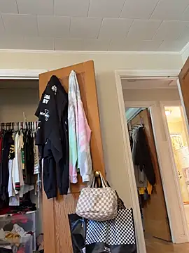 Snapshot of SpaceCowWhore chatting on 09.27.25 SpaceCowWhore online show from 09.27.25