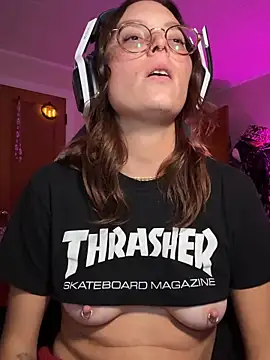 Snapshot of SpaceCowWhore chatting on 10.02.25 SpaceCowWhore online show from 10.02.25